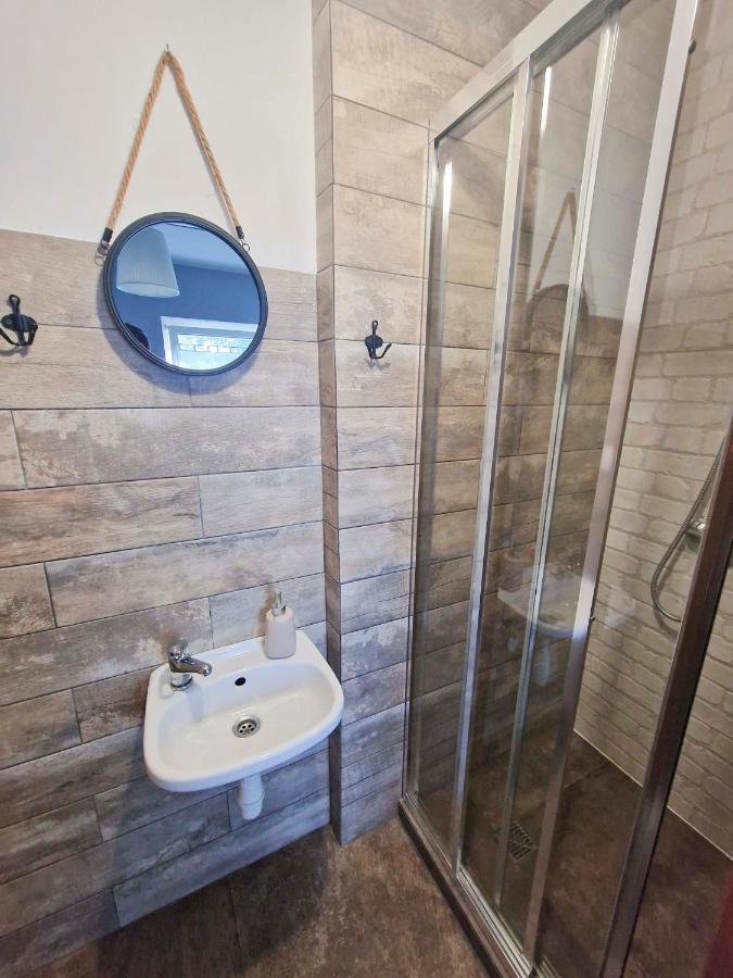 Zielona Przystan Hotel Manasterz Ngoại thất bức ảnh