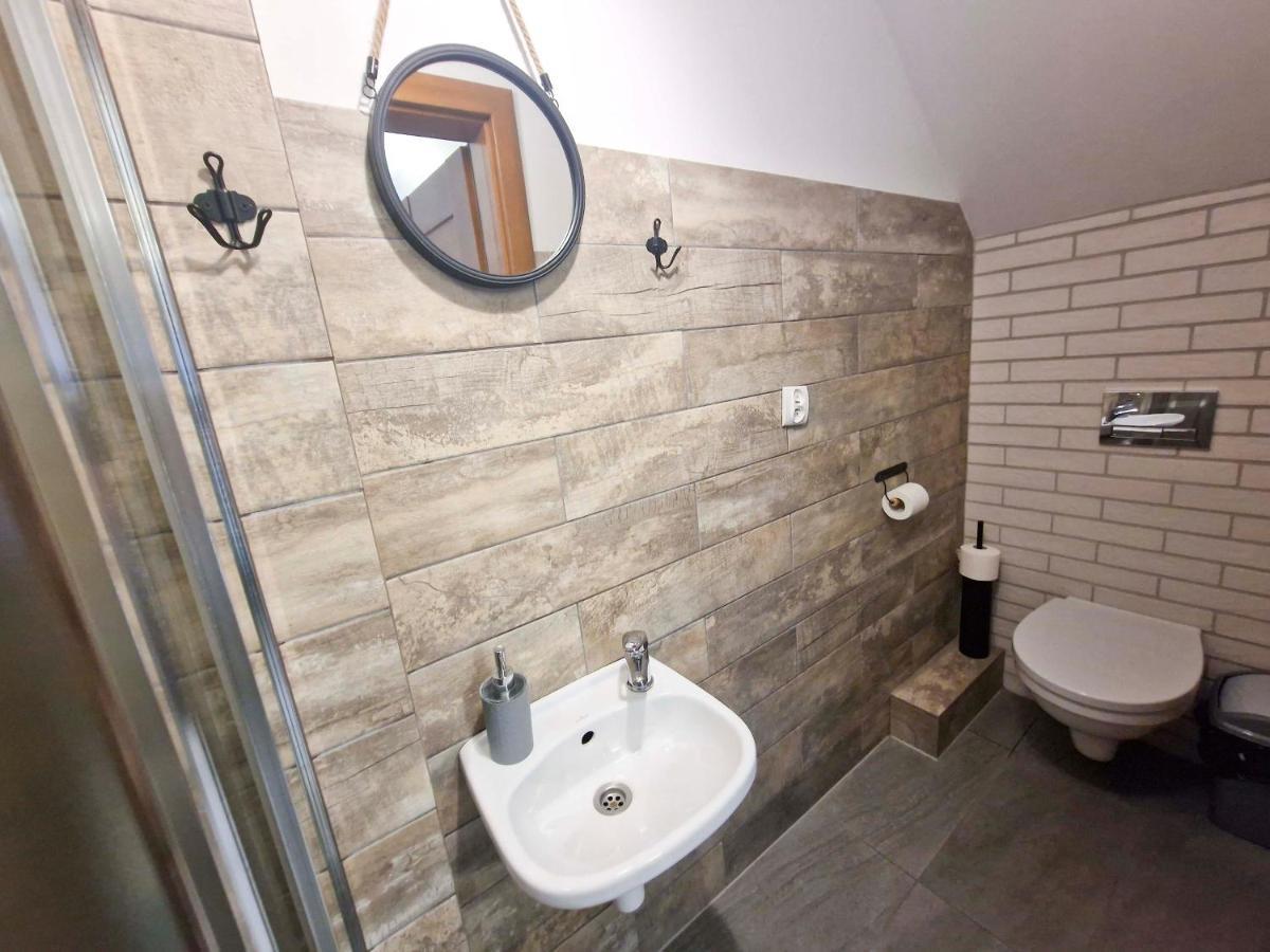 Zielona Przystan Hotel Manasterz Ngoại thất bức ảnh
