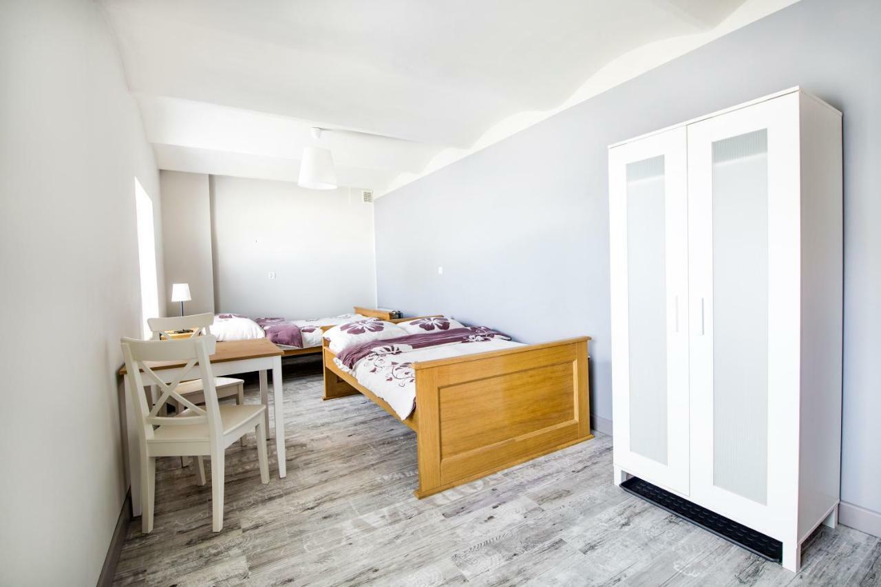 Zielona Przystan Hotel Manasterz Ngoại thất bức ảnh
